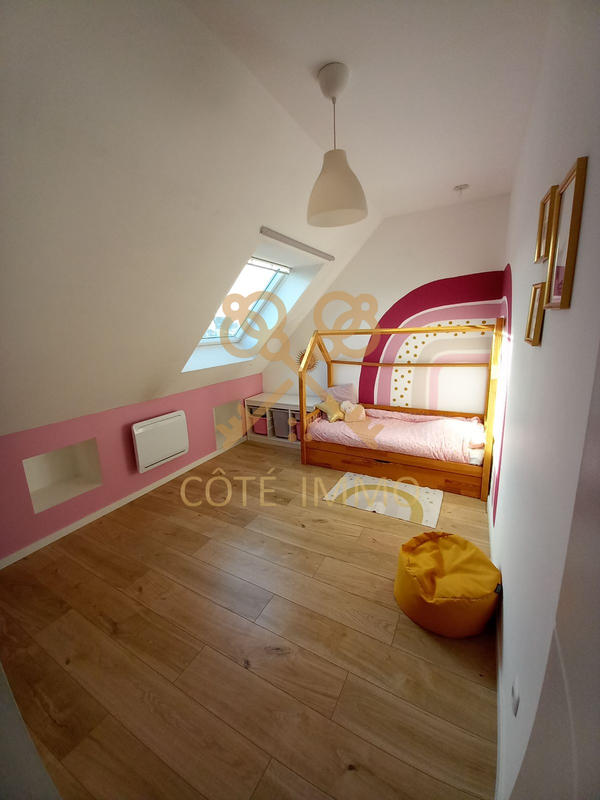 Maison - 90 m² - 5 pièces