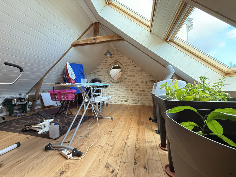 Maison - 270 m² - 6 pièces