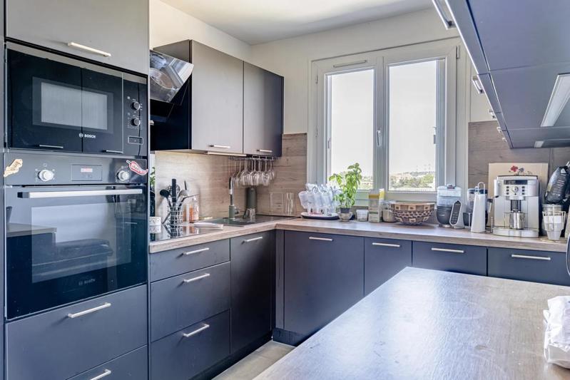 Appartement - 110 m² - 6 pièces