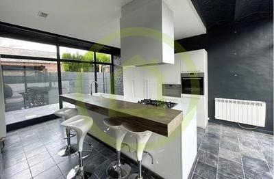 Maison ancienne - 224 m² - 7 pièces