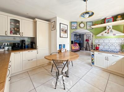 Maison - 137 m² - 6 pièces