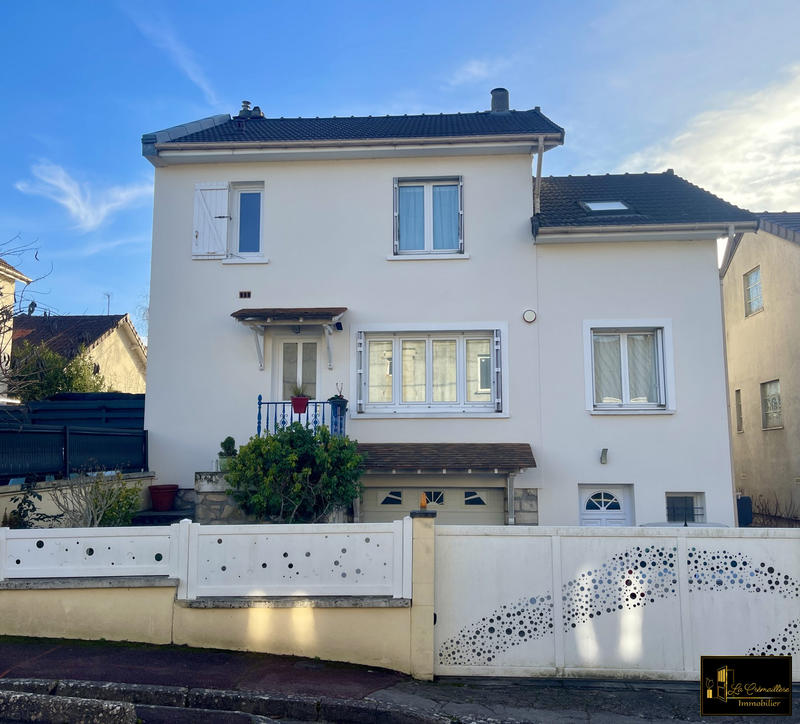 Maison traditionnelle - 130 m² - 6 pièces