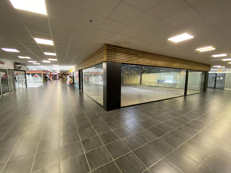 Local commercial - 173 m² - 1 pièce