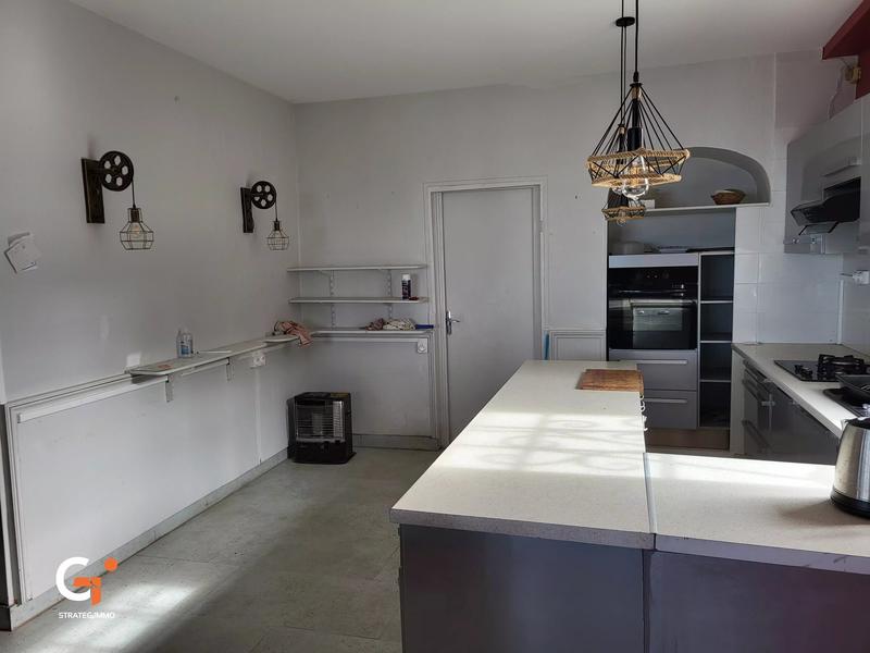 Maison - 165 m² - 8 pièces