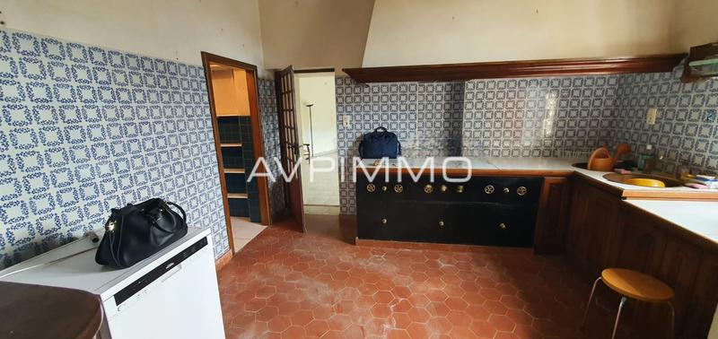 Maison - 260 m² - 9 pièces