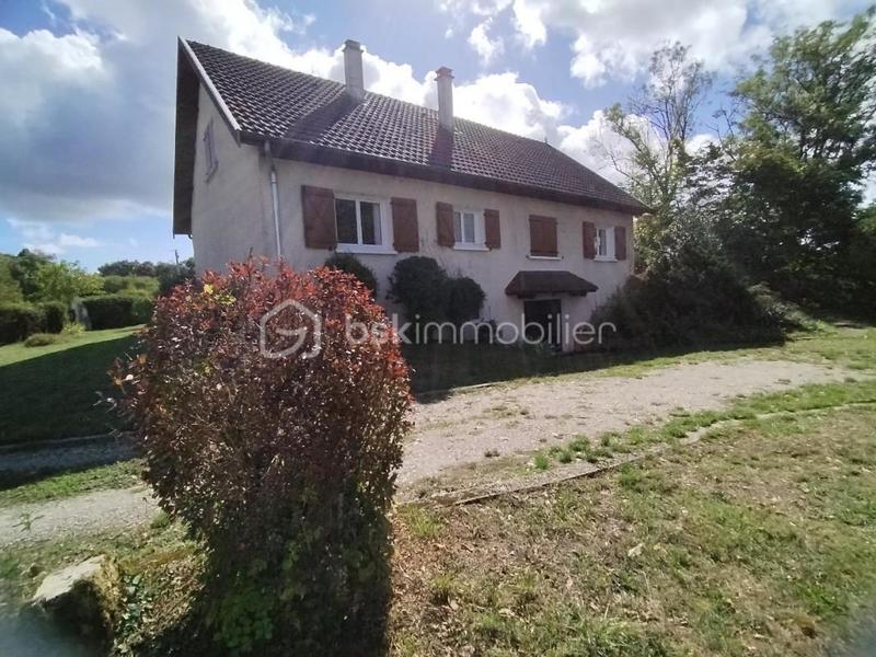 Maison traditionnelle - 222 m² - 9 pièces