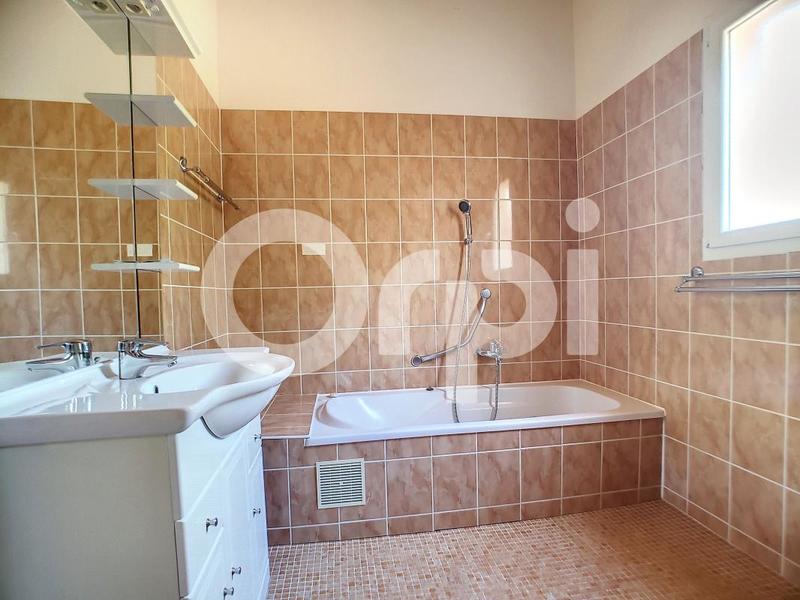 Maison - 288 m² - 9 pièces