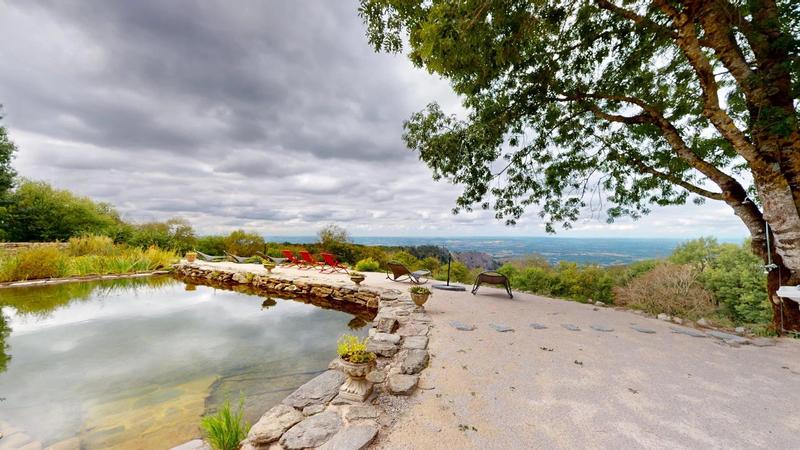 Maison - 323 m² - 10 pièces