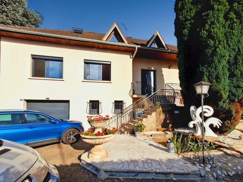 Maison - 301 m² - 10 pièces