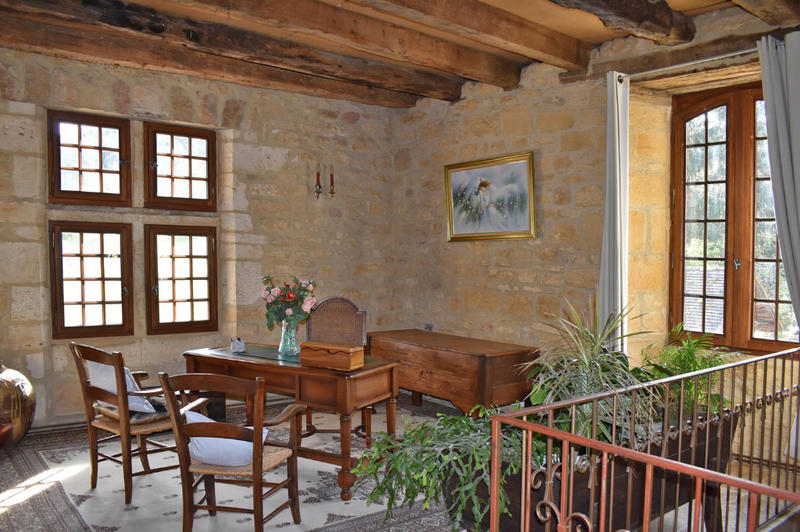 Demeure - 275 m² - 7 pièces