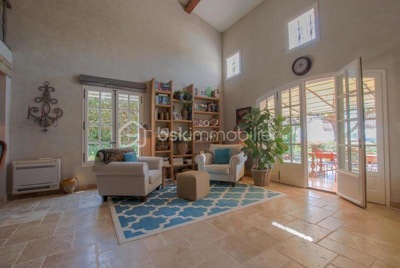 Maison - 292 m² - 7 pièces