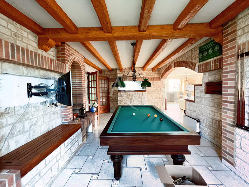 Maison - 175 m² - 8 pièces