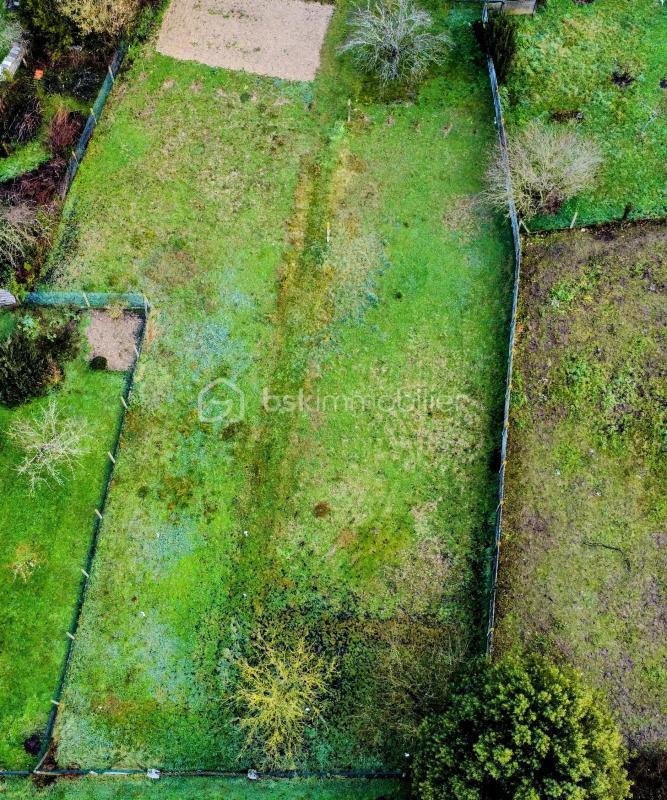 Terrain constructible - 790 m²