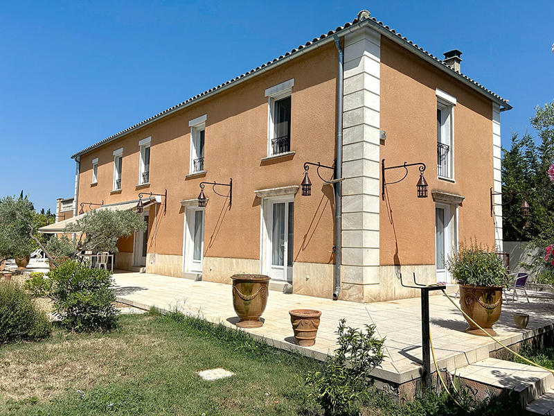 Maison - 300 m² - 7 pièces