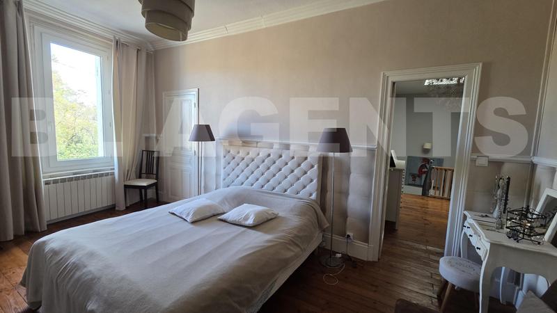 Maison de ville - 180 m² - 7 pièces