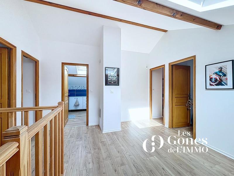 Maison - 180 m² - 7 pièces