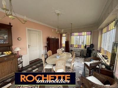 Maison traditionnelle - 172 m² - 7 pièces