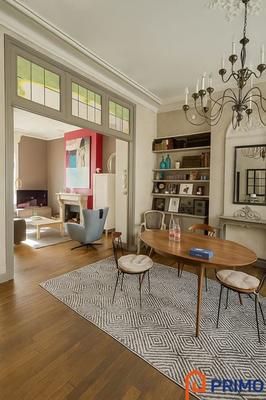 Maison traditionnelle - 176 m² - 6 pièces