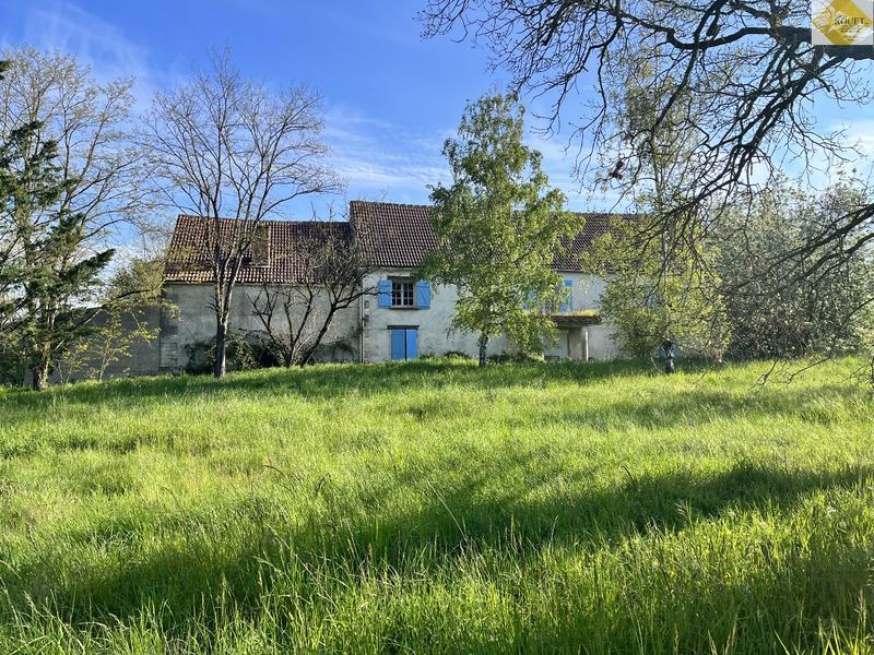 Maison - 234 m² - 8 pièces