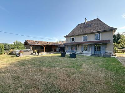 Maison - 179 m² - 6 pièces