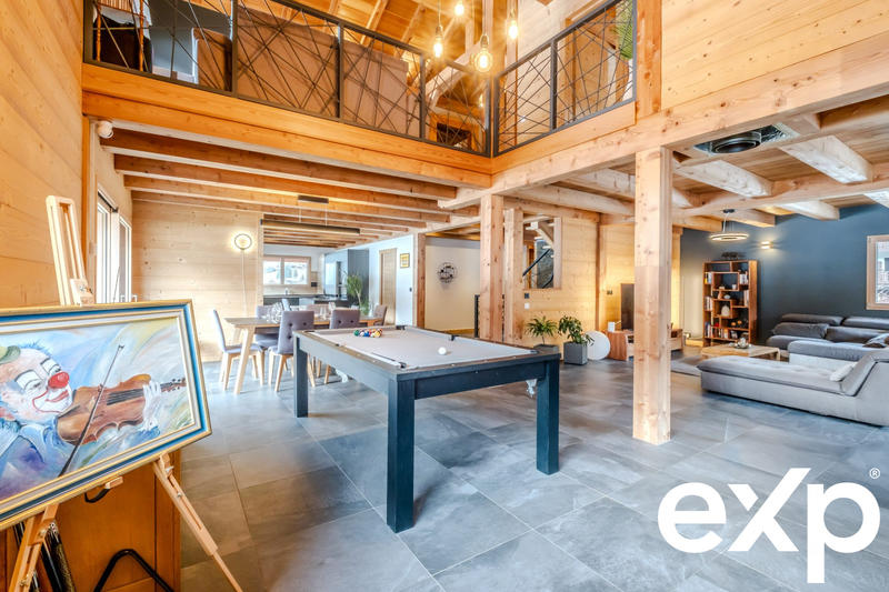 Châlet - 265 m² - 10 pièces