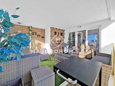 Appartement - 85 m² - 4 pièces