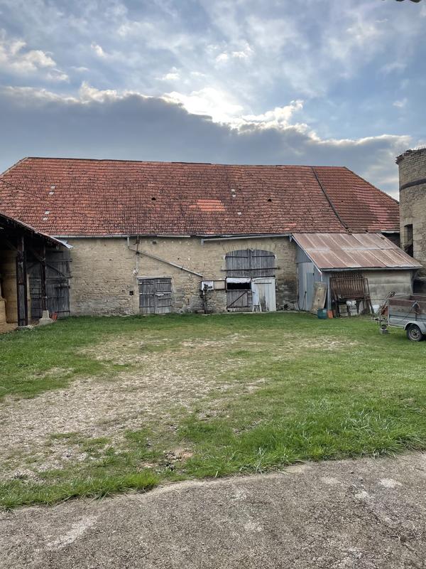 Maison - 870 m² - 3 pièces