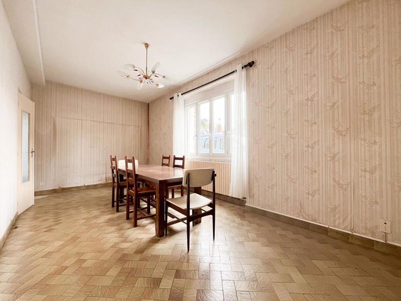 Maison - 104 m² - 6 pièces