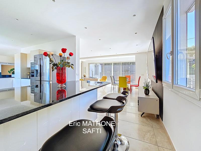 Maison - 175 m² - 6 pièces