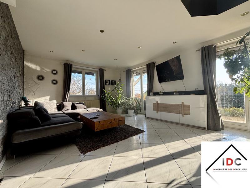 Maison - 166 m² - 6 pièces