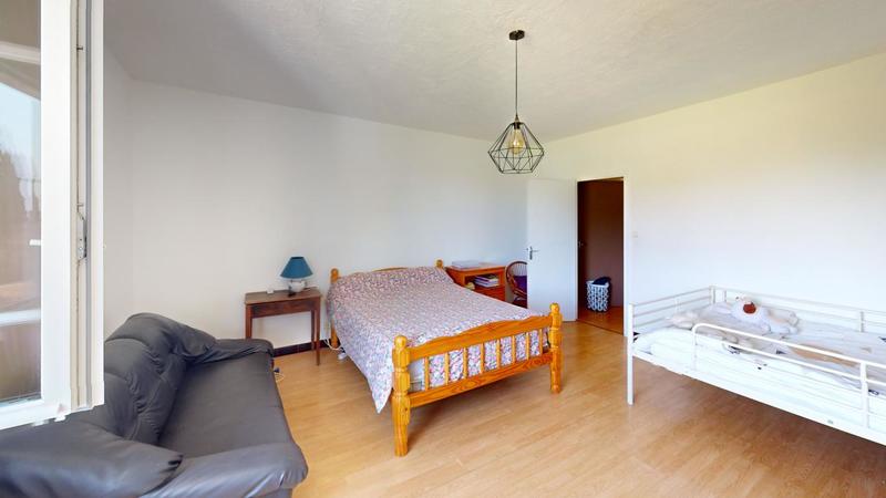 Maison - 220 m² - 7 pièces