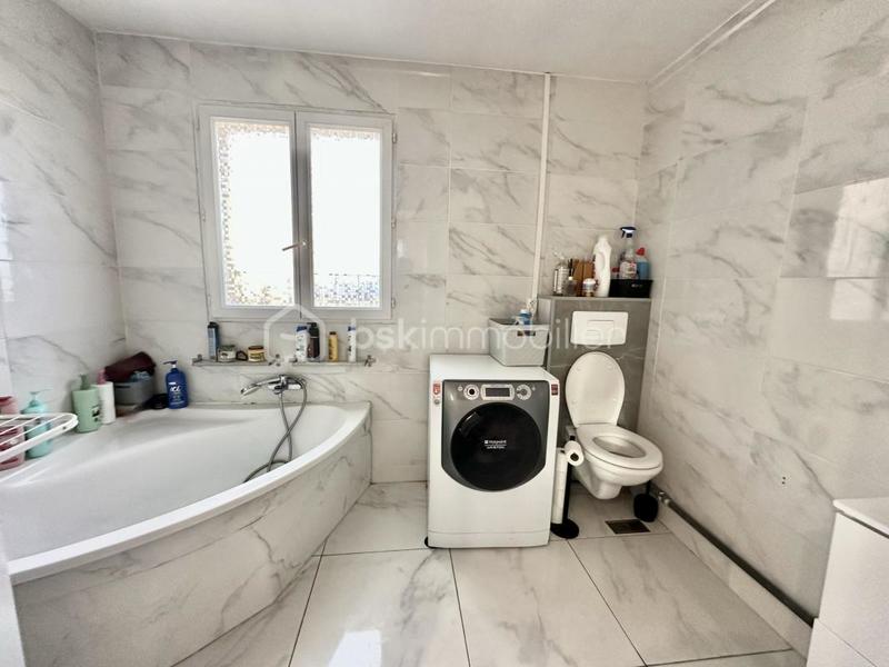 Maison - 140 m² - 9 pièces