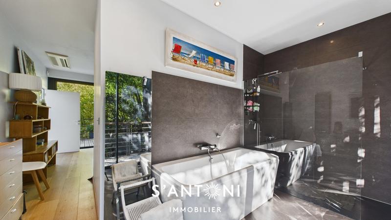 Villa - 180 m² - 4 pièces