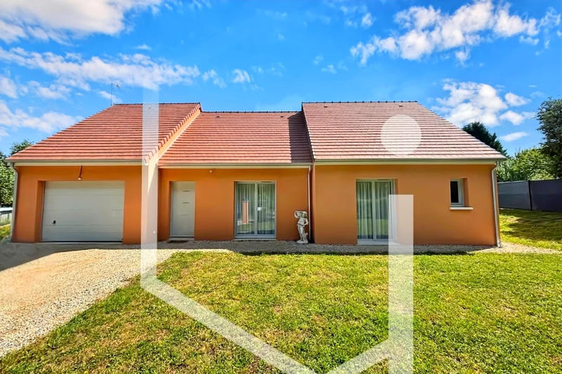 Maison - 110 m² - 4 pièces