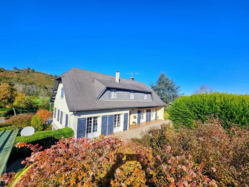 Maison - 187 m² - 7 pièces