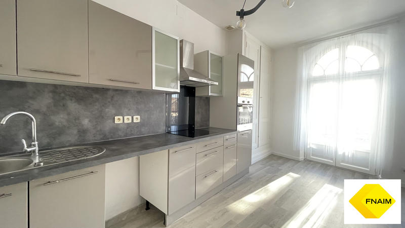 Maison - 199 m² - 7 pièces