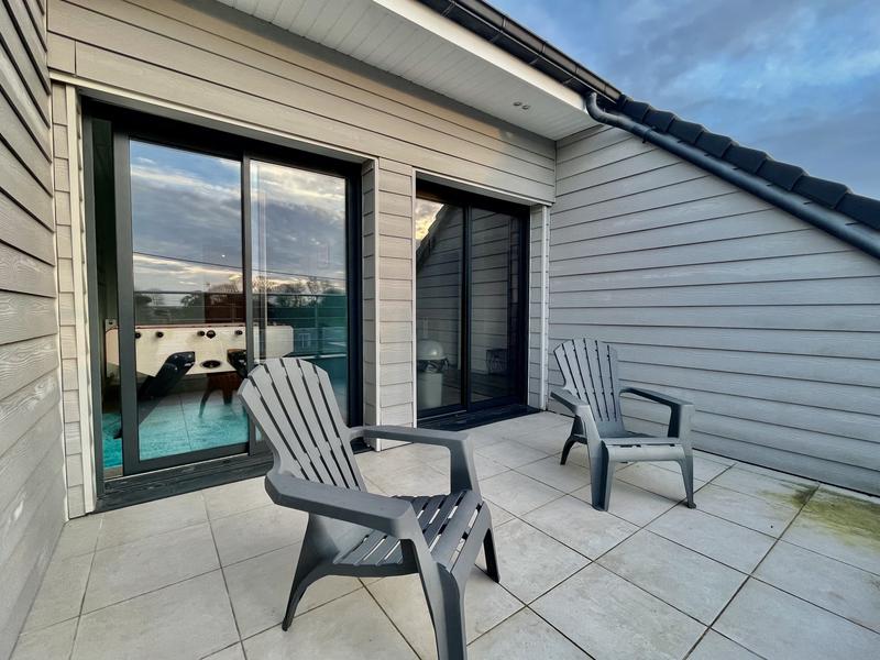 Maison - 363 m² - 9 pièces