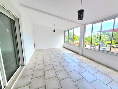 Maison - 181 m² - 3 pièces