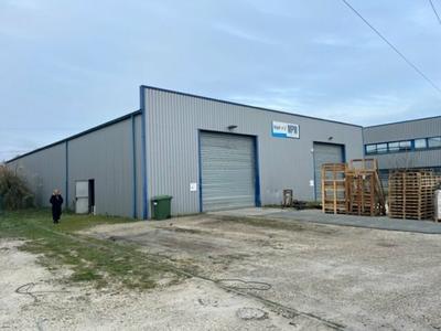 Local d'activité / Entrepôt - 850 m²