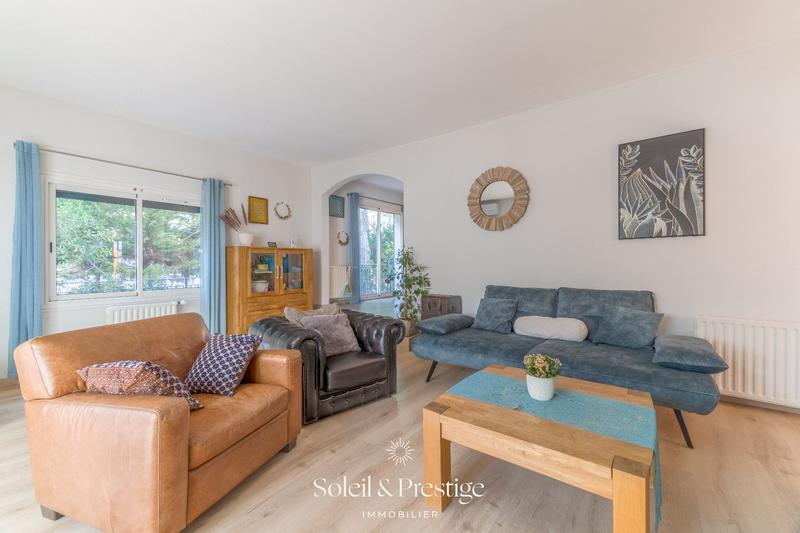 Maison - 180 m² - 9 pièces