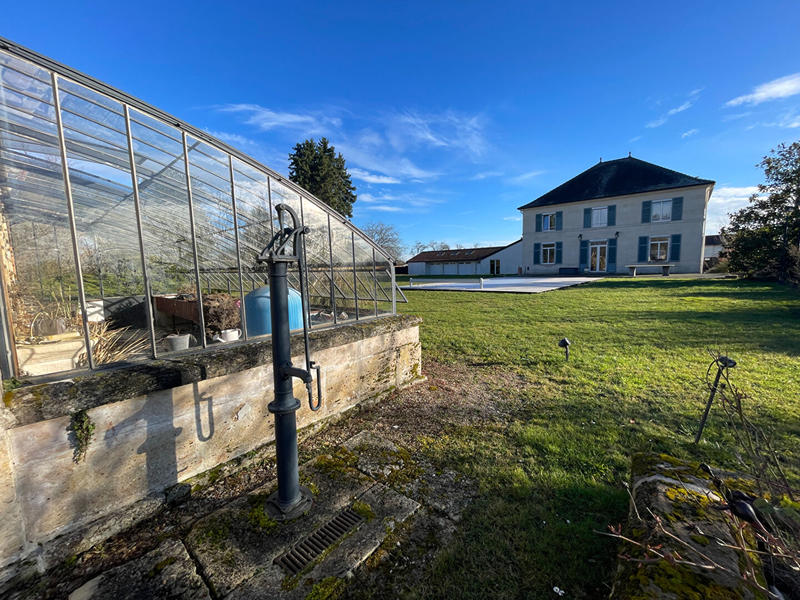 Maison - 314 m² - 9 pièces