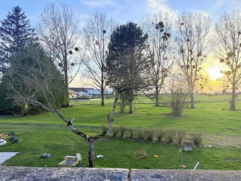 Maison - 200 m² - 8 pièces