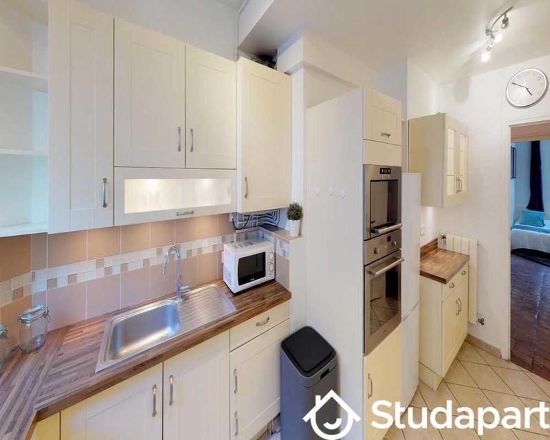 Chambre - 100 m² - 1 pièce