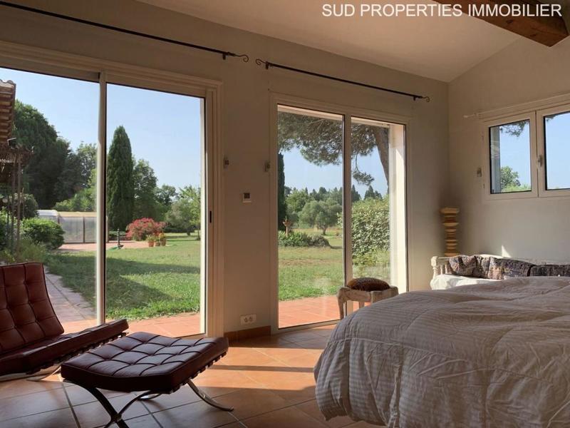 Mas - 214 m² - 8 pièces