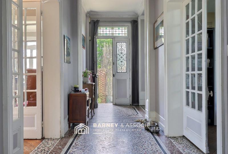 Maison - 212 m² - 8 pièces