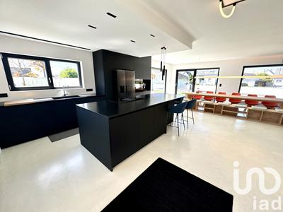 Maison - 192 m² - 6 pièces