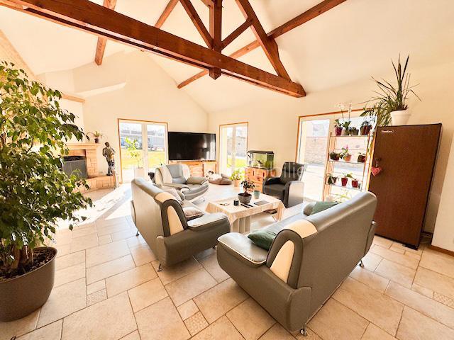 Maison - 205 m² - 8 pièces