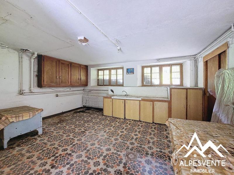 Maison - 330 m² - 14 pièces