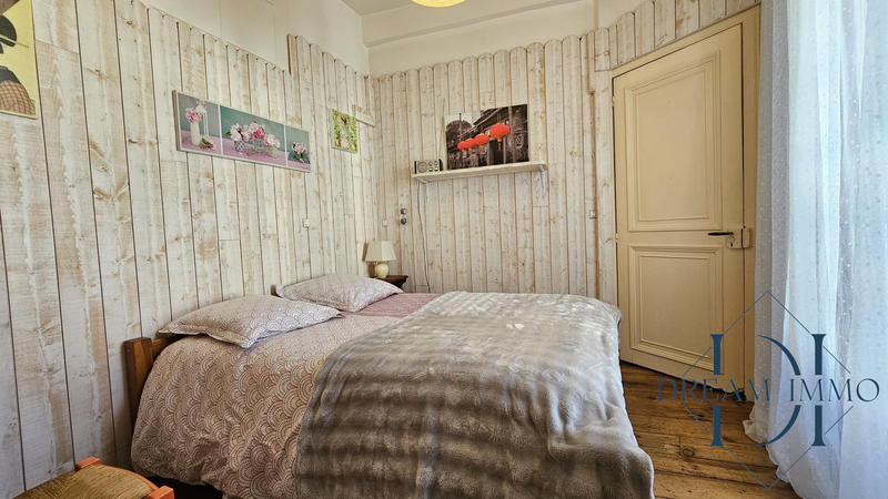 Maison - 380 m² - 10 pièces