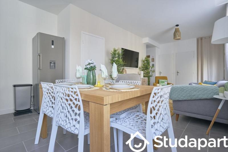 Chambre - 11 m² - 1 pièce